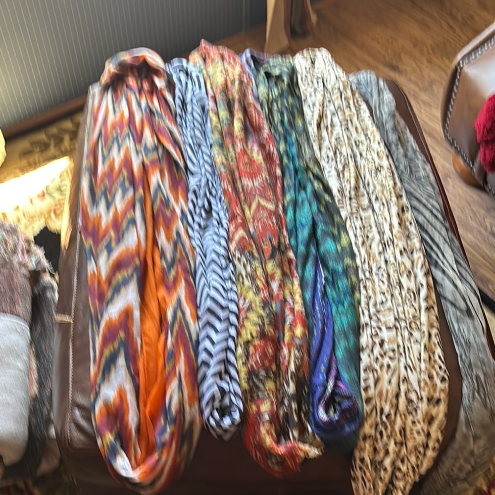 EUC INFINITY Colorful  VARIED COLORFUL  PATTERNED SCARFS